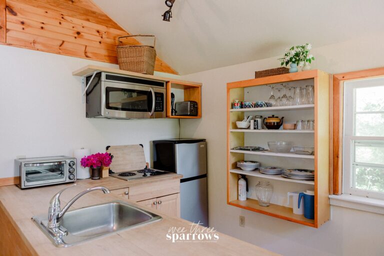 Lake on the Mountain (Cottages)