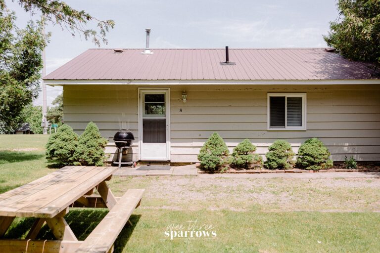 Lake on the Mountain (Cottages)