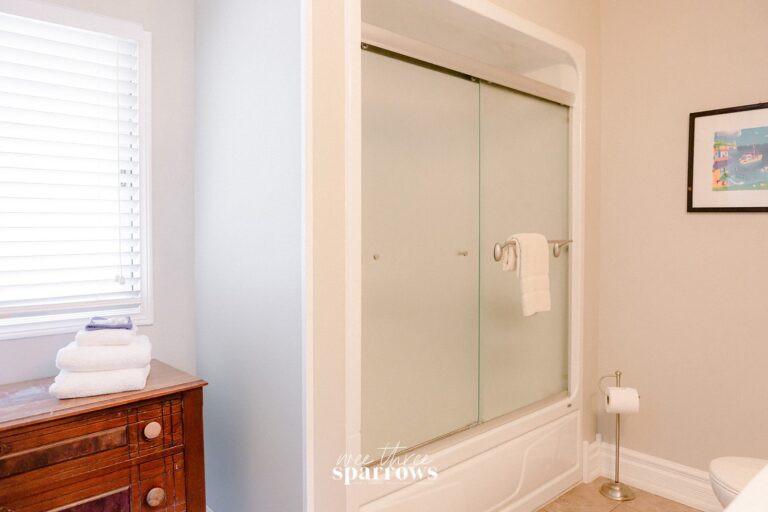 Lake on the Mountain (Cottages)